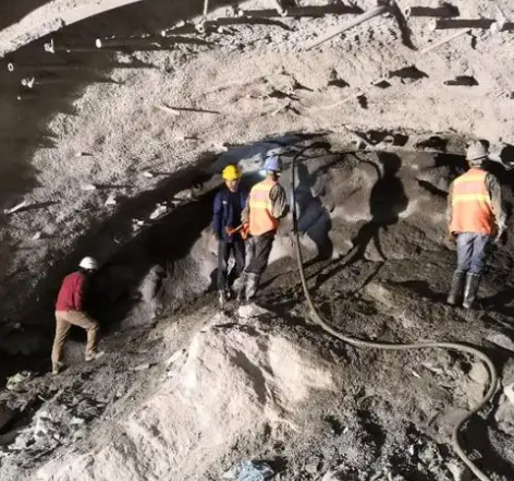 大庆拱顶带模注浆料的施工流程及注意事项